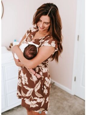 Latched Mama Short V Neck Nursing Jumpsuit Romper Medium